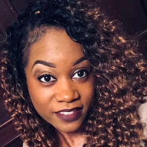 Meet your Posher, Amelia